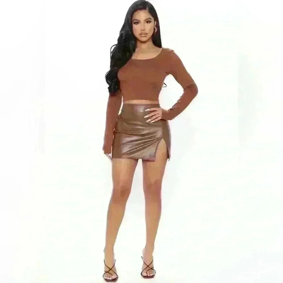 Fashion Nova Flame in your Heart Skirt Chocolate Size S Pleather Slit - Picture 3 of 11